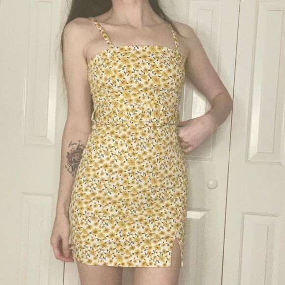 NWOT Womens forever 21 floral mini dress with belt size small - Picture 3 of 8